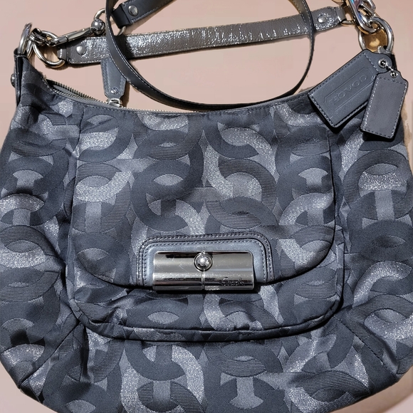 Coach Handbags - Coach Kristin Opt Art Chainlink Hobo Bag.